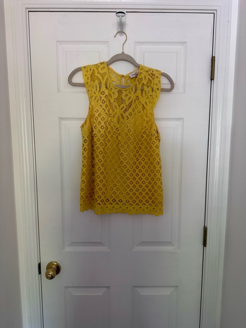 Laundry By Shelli Segal Yellow Eyelet Lace Sleeveless Blouse